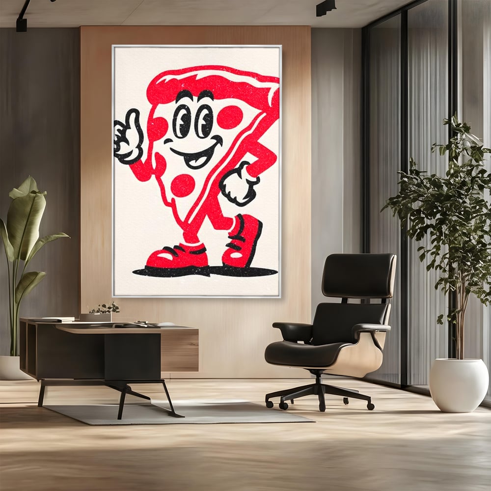 Tablou canvas cu ilustratie retro cu felie de pizza, in rama de aluminiu argintiu, pe perete intr-un birou